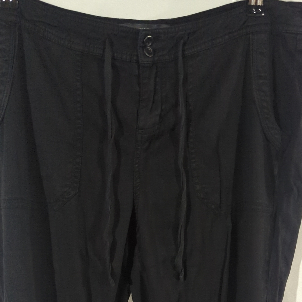 Torrid Charcoal Drawstring Capris - Picture 3 of 8